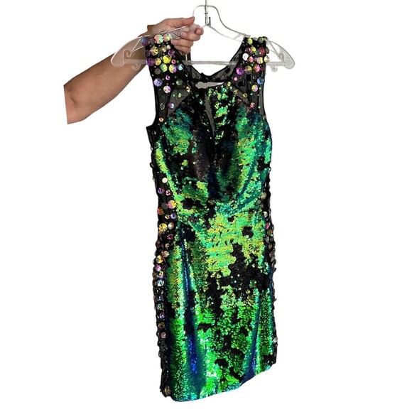 Clarisse Green Beautiful Elegant Sequin cocktail dress - Picture 3 of 6